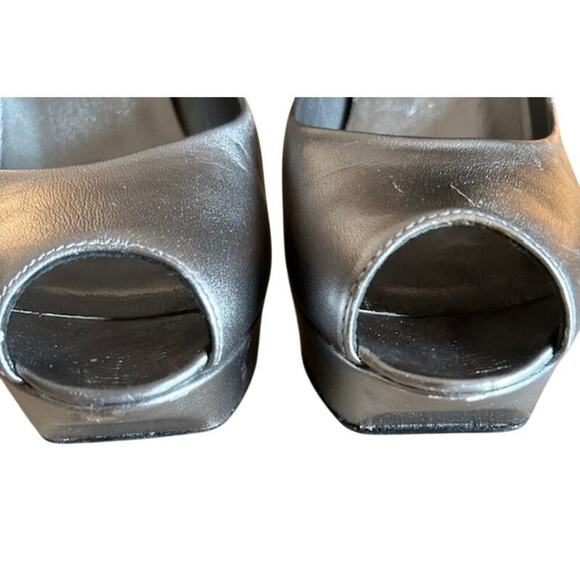 Stuart Weitzman Leather Silver Metallic Peep-Toe Heels – Size 7 Made is Spain - Picture 11 of 15
